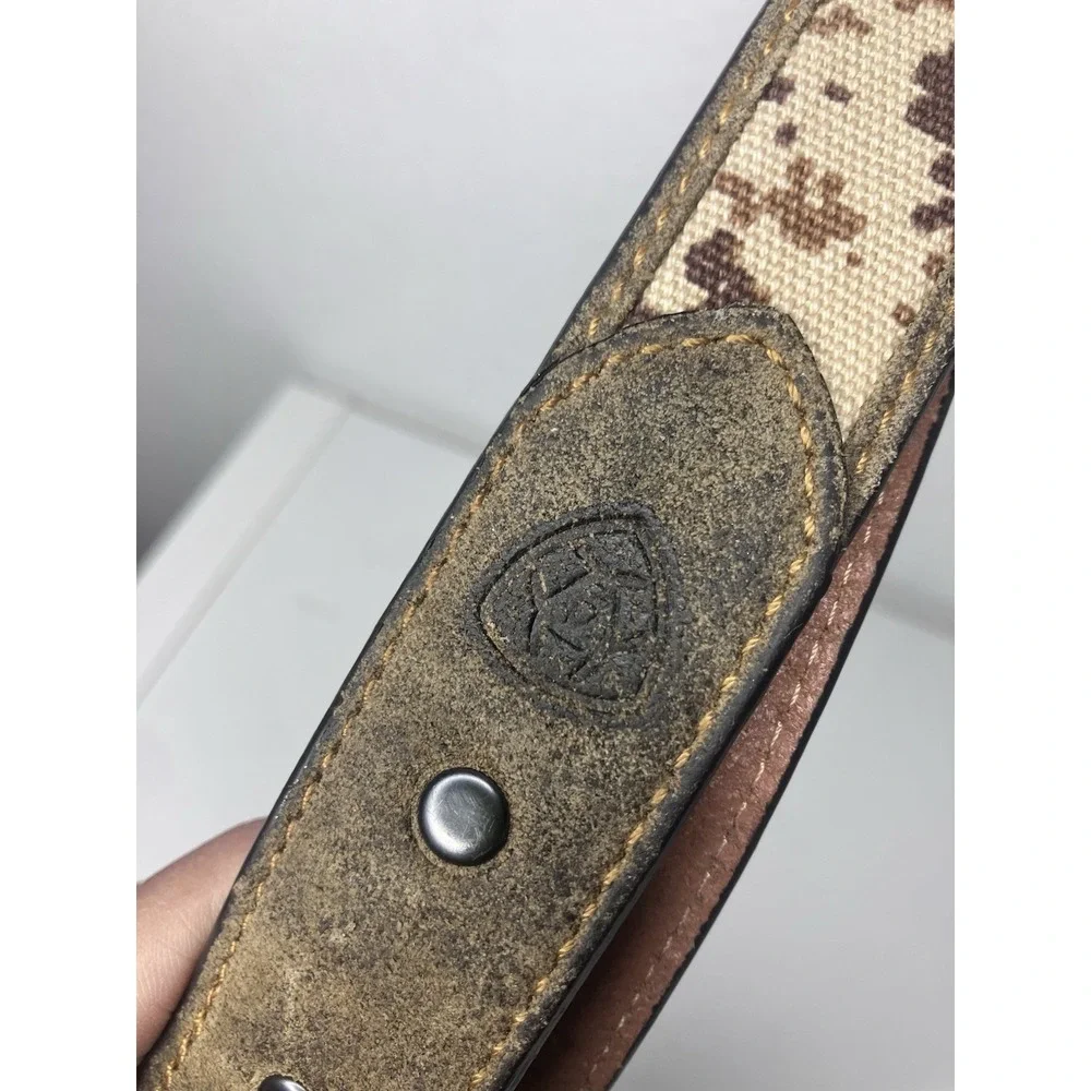 Ariat fans touch